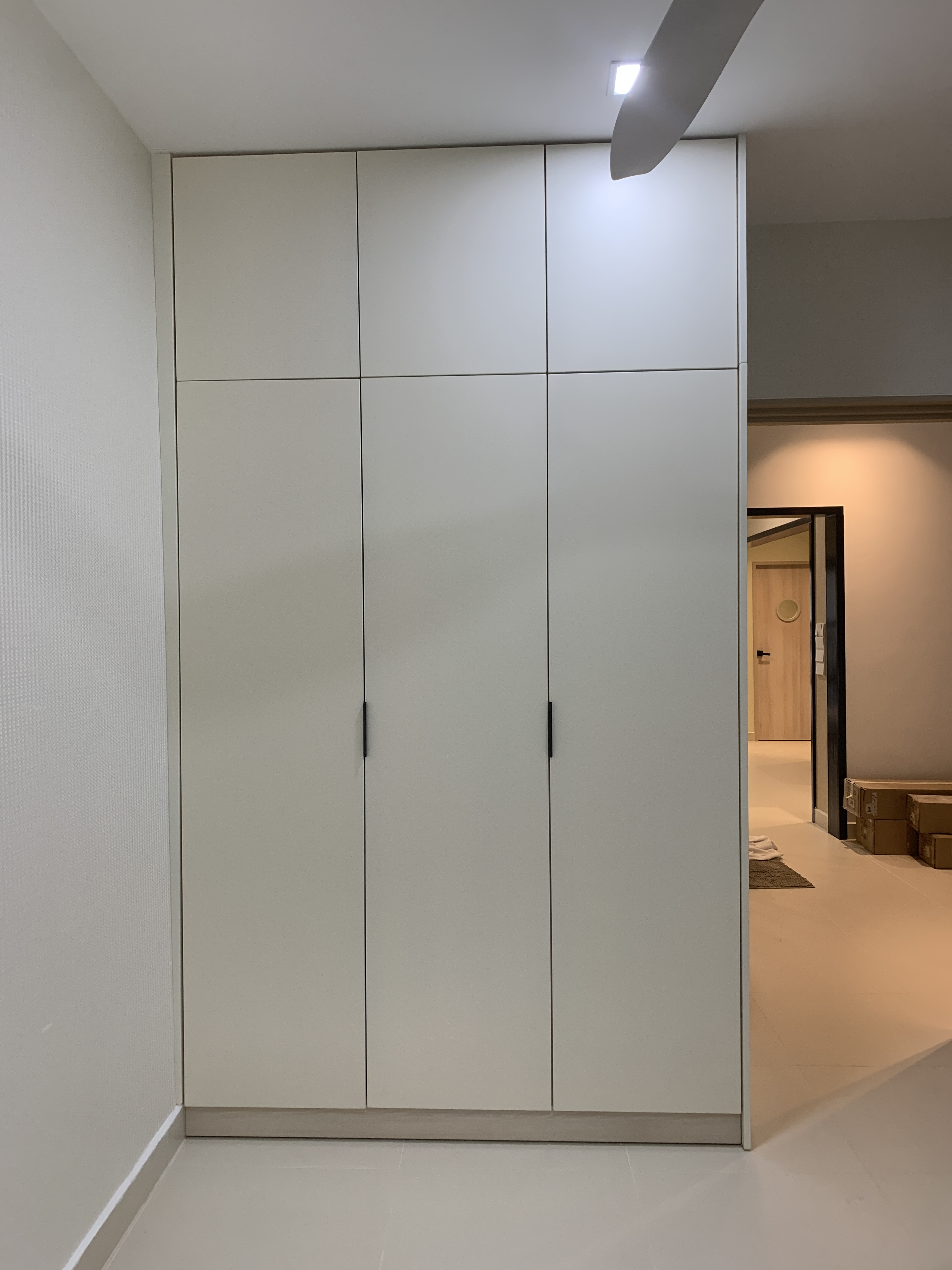 Bandar Utama full-height white wardrobe