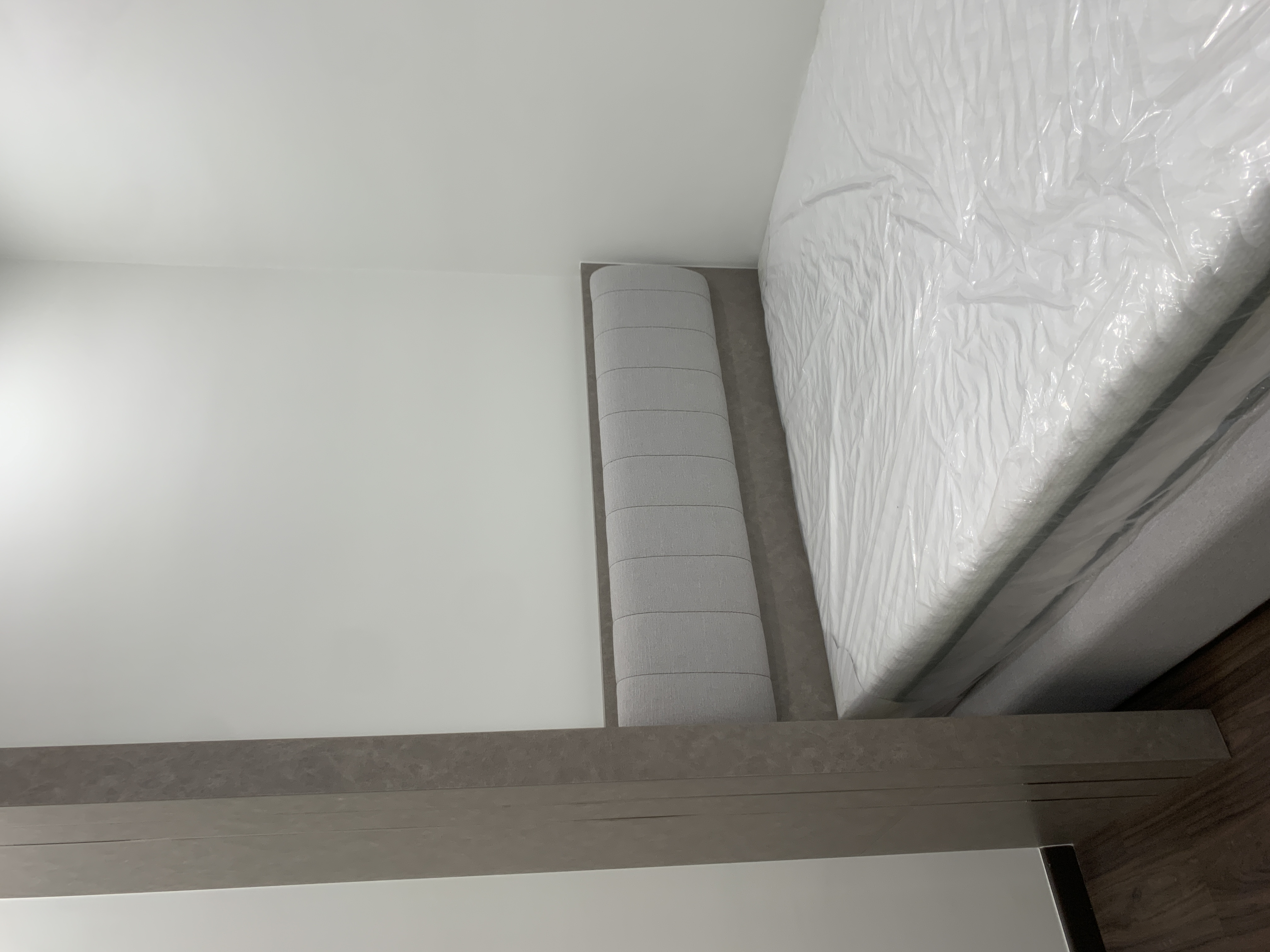 Duta Park upholstered headboard