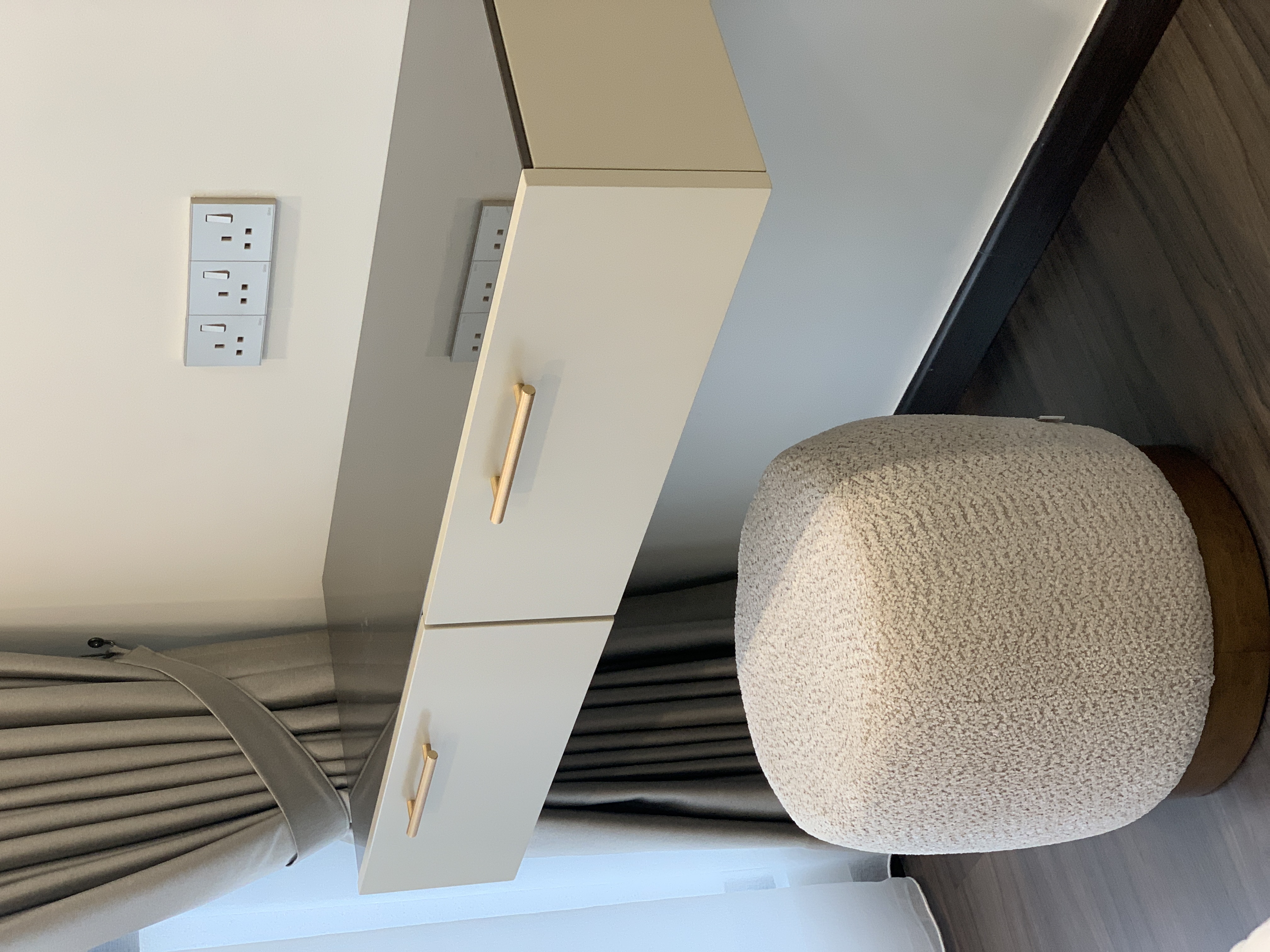 Duta Park floating vanity desk
