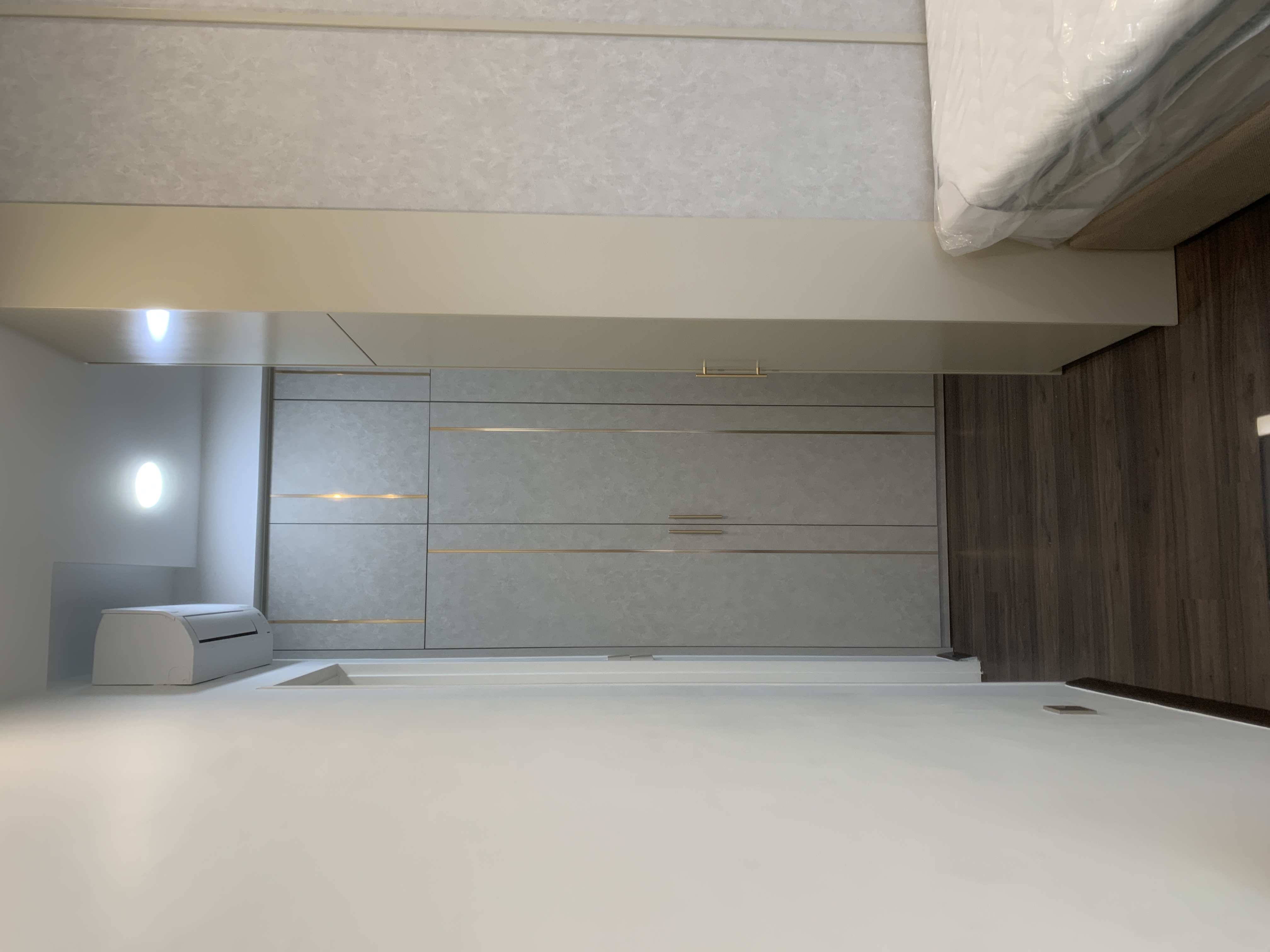 Duta Park full-height bedroom wardrobe