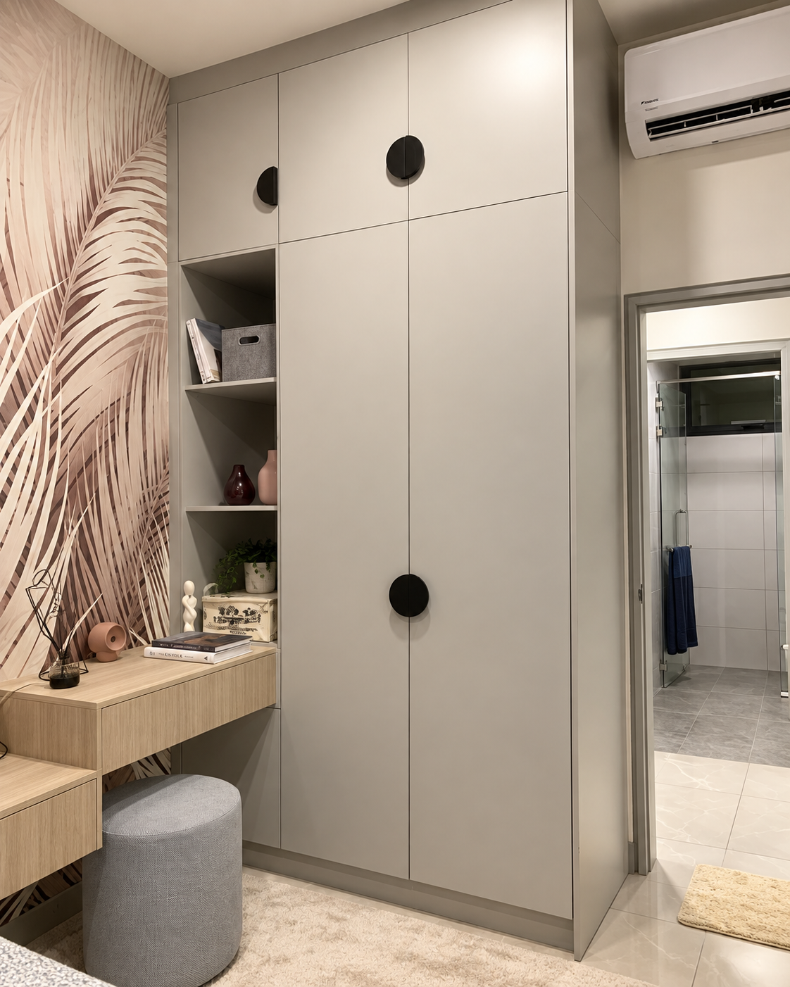 Built-in wardrobe and dressing niche in the show unit bedroom