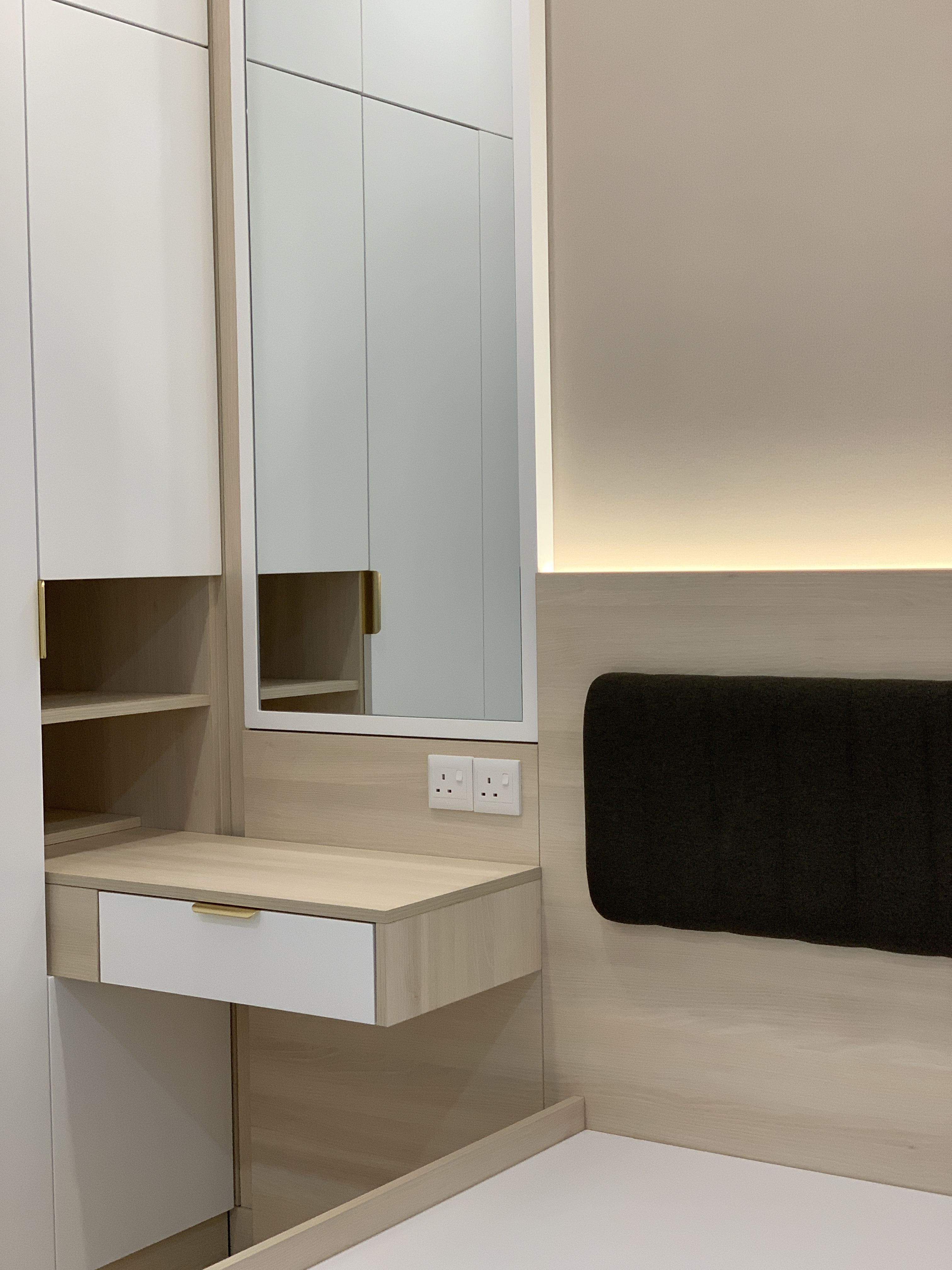 PV9 master bedroom vanity