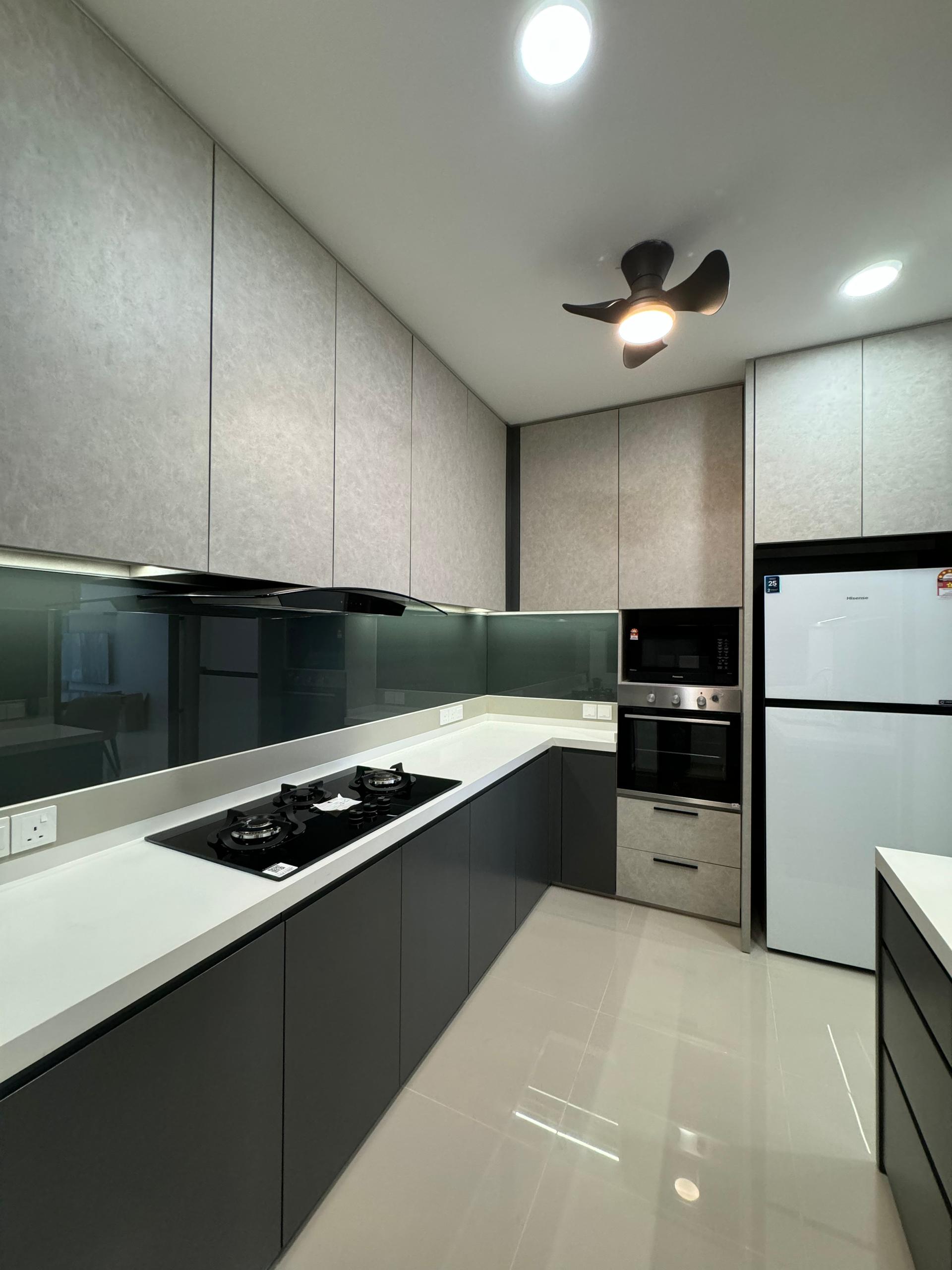United Point kitchen with two-tone cabinetry